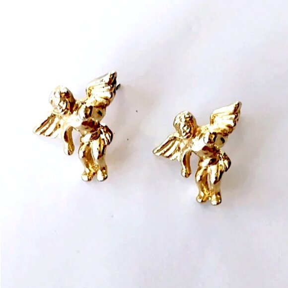TREASURES AND TRINKETS Signed T&T Gold Tone Guardian Angel Stud Earrings - Picture 5 of 6